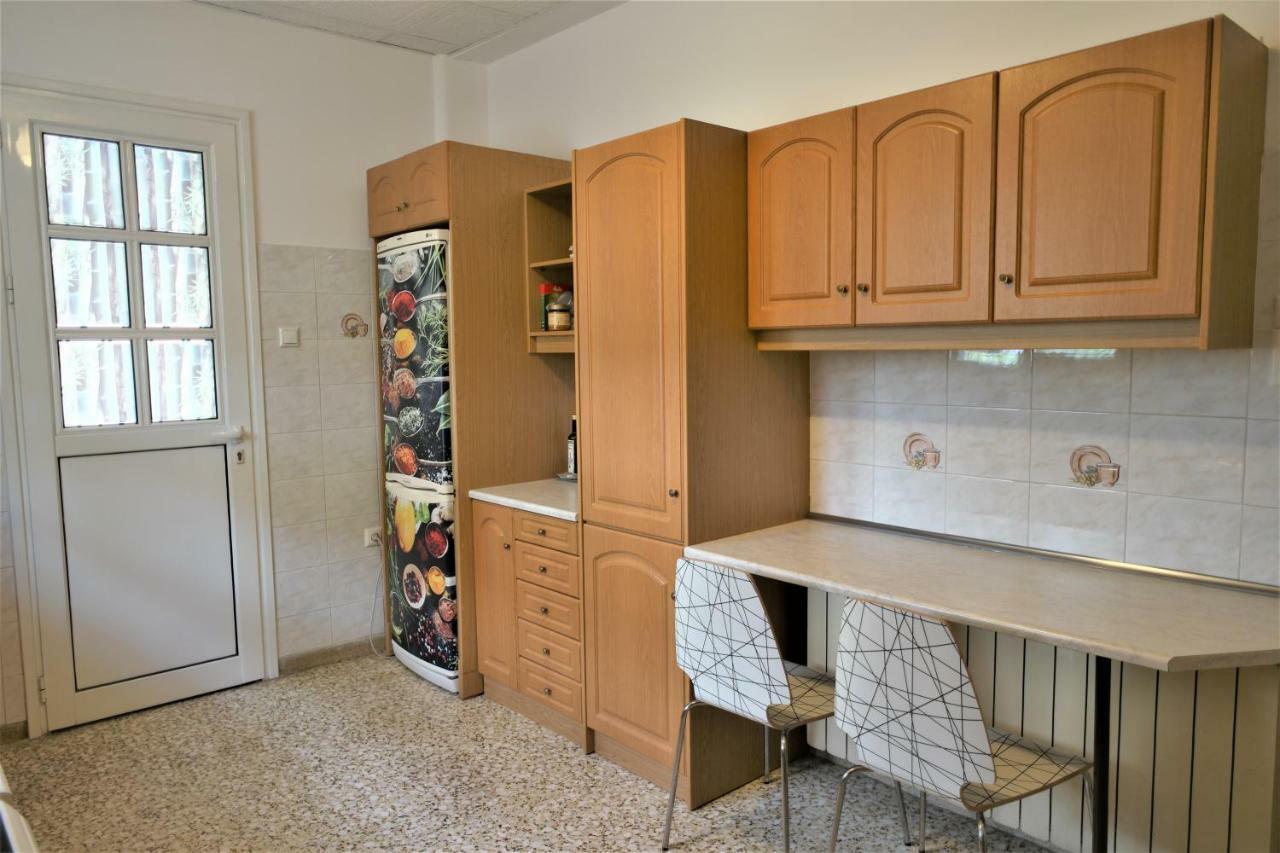 Zefyros Super Cool Apartments next to Alimos Riviera Atenas Exterior foto