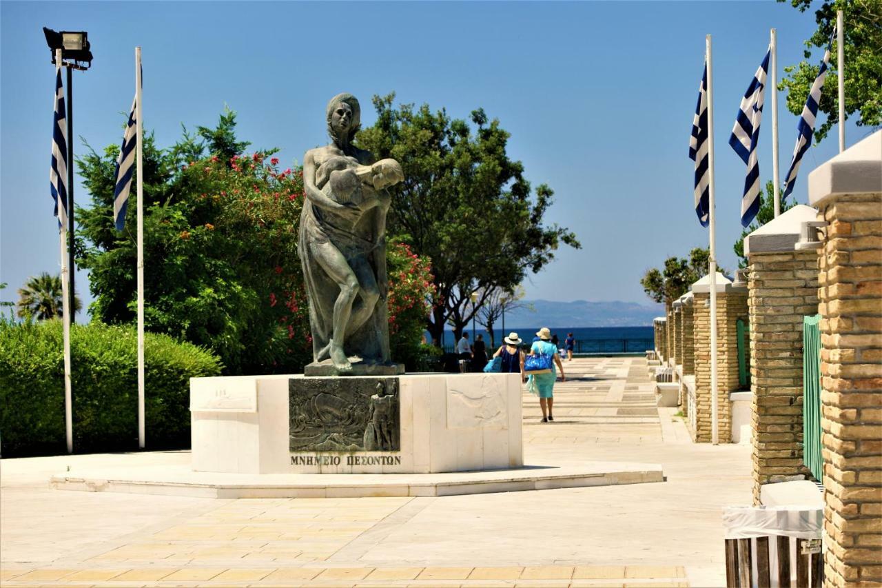 Zefyros Super Cool Apartments next to Alimos Riviera Atenas Exterior foto