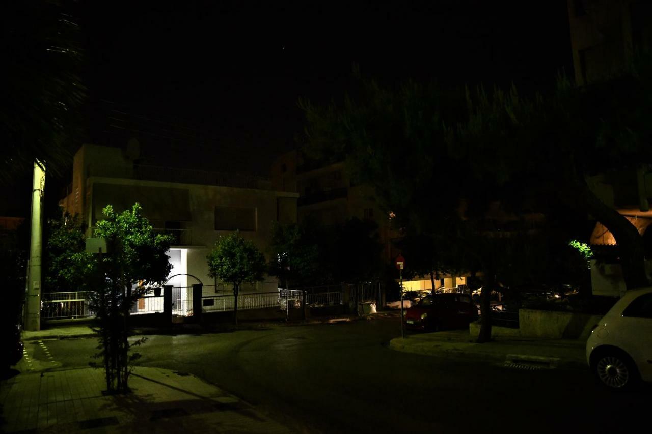 Zefyros Super Cool Apartments next to Alimos Riviera Atenas Exterior foto