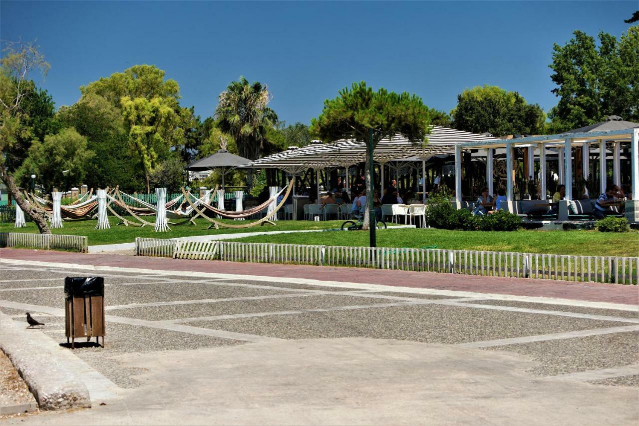 Zefyros Super Cool Apartments next to Alimos Riviera Atenas Exterior foto